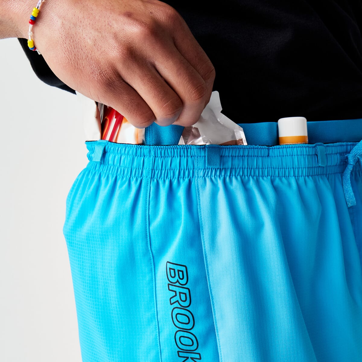 BROOKS Cascadia Short M