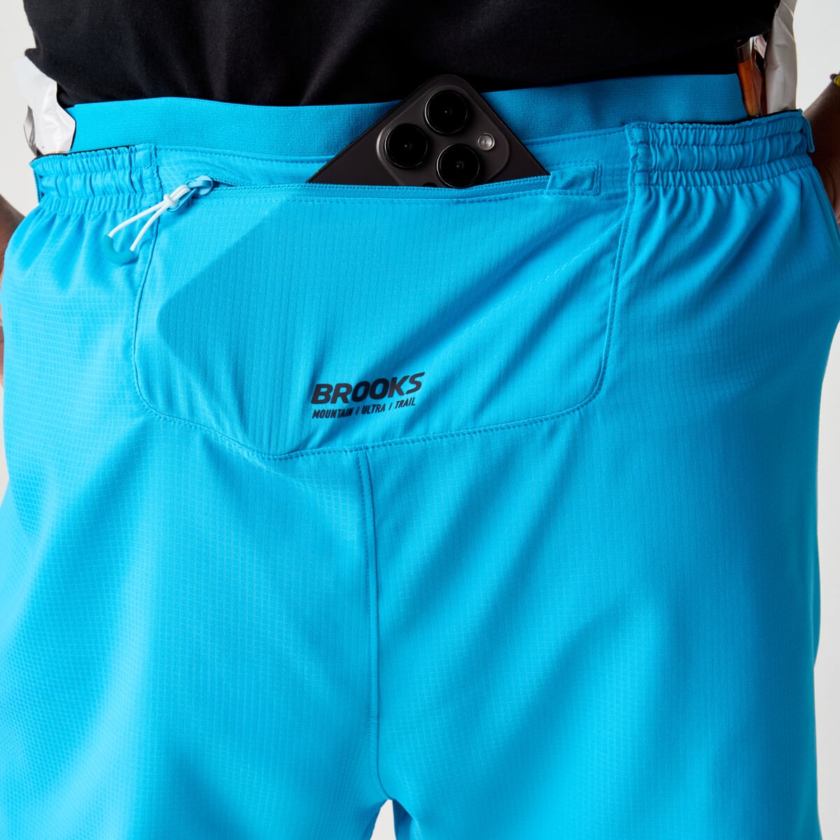 BROOKS Cascadia Short W