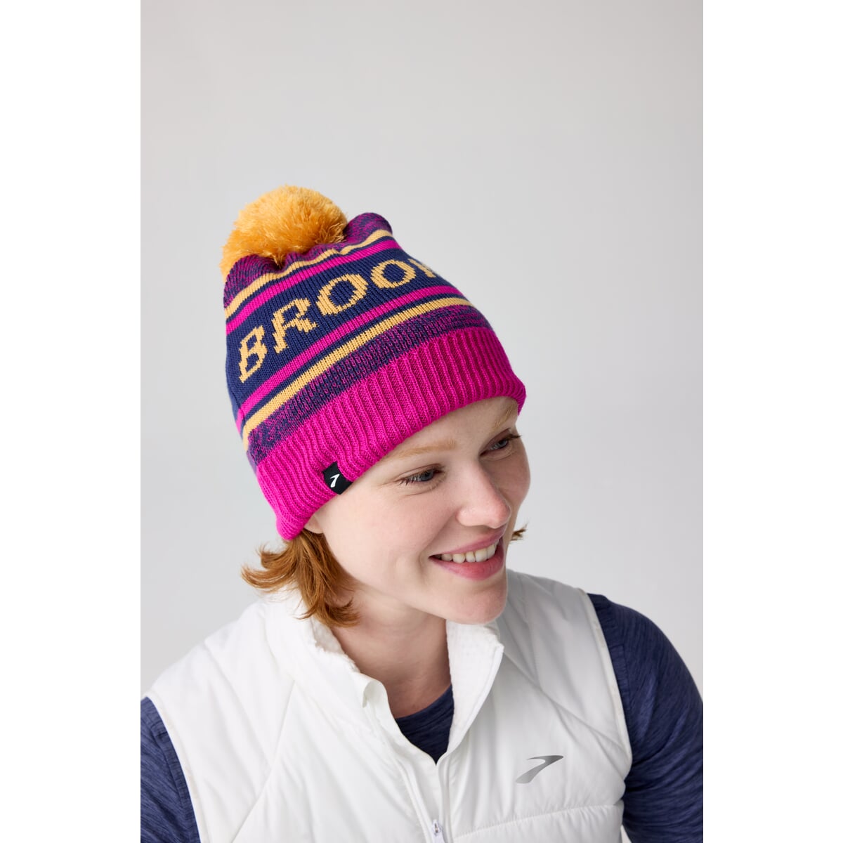 BROOKS Pom Beanie