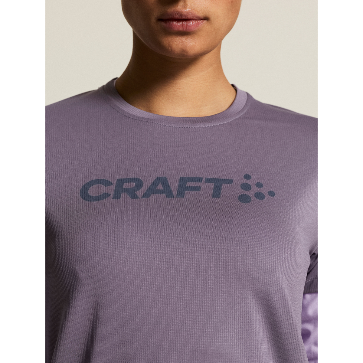 Essence Logo Tee 2 W